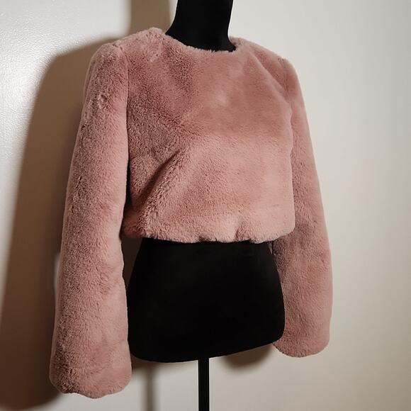 LOVERS + FRIENDS Revolve Teagan Faux Fur Cropped Pink Sweater, Size XS - Picture 4 of 14